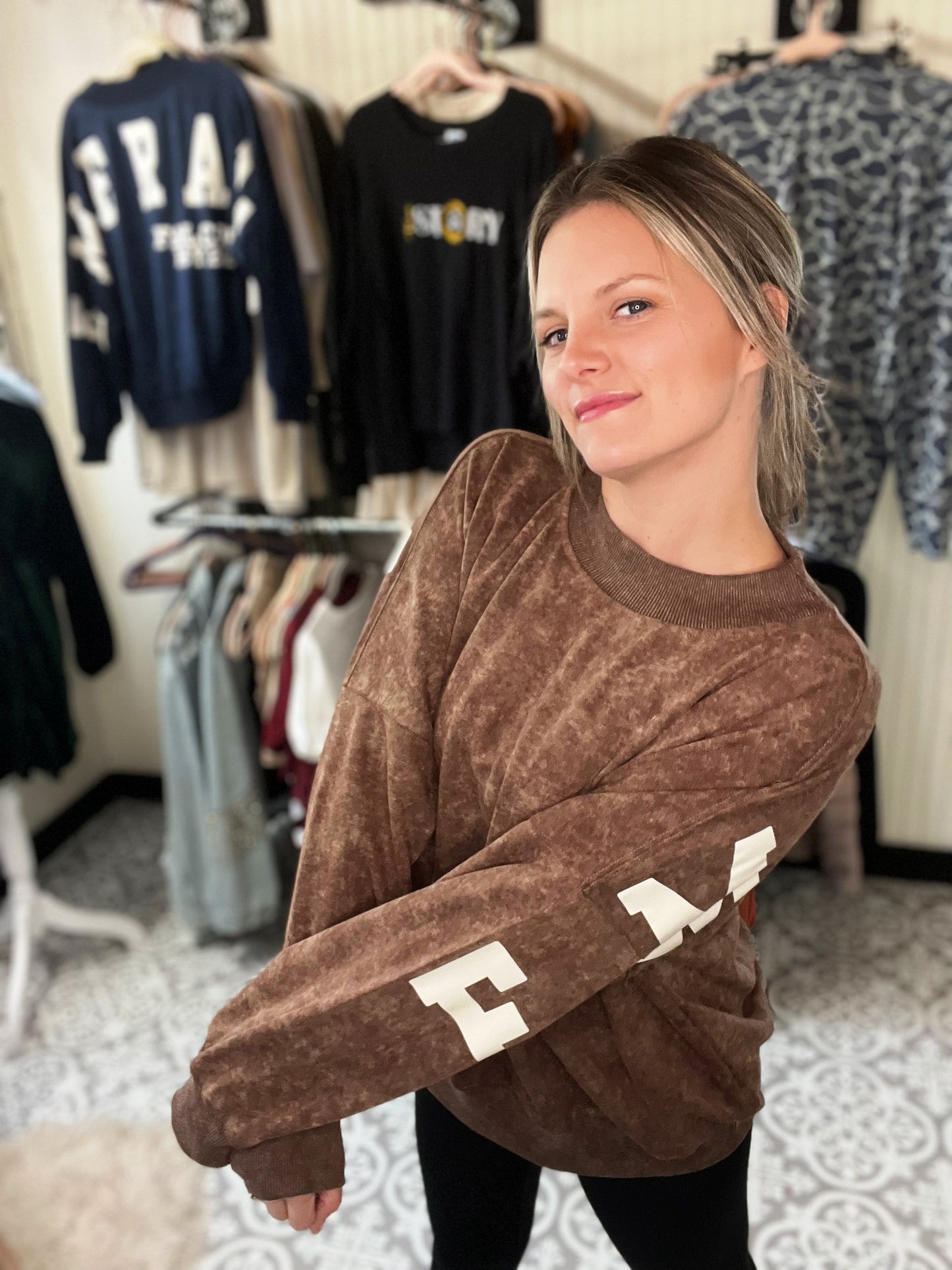 OVERSIZED EF SWEATSHIRT (CHOCOLATE)